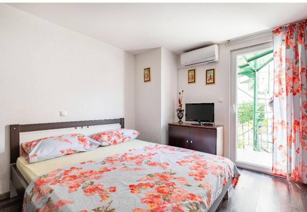 Villa Angie Old Town With Jacuzzi Split Exterior photo